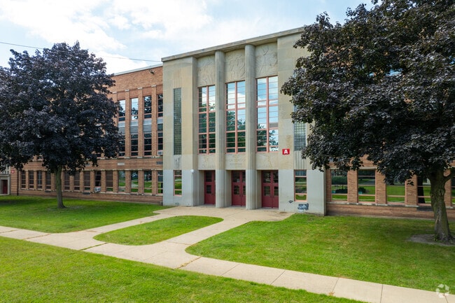 West Middle School is located in Rockford, IL.