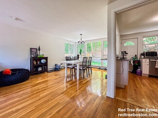 119 Chestnut St, Brookline, MA 02445