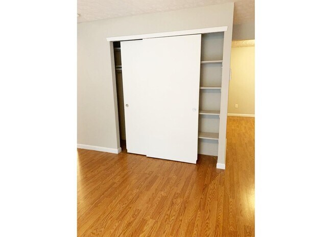 525 Lowell Ave unit 525-05, Cincinnati, OH 45220 - photo 5