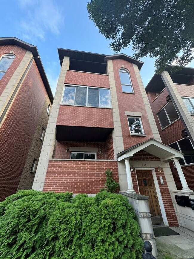 711 W 31st St unit 1, Chicago, IL 60616 - photo 2