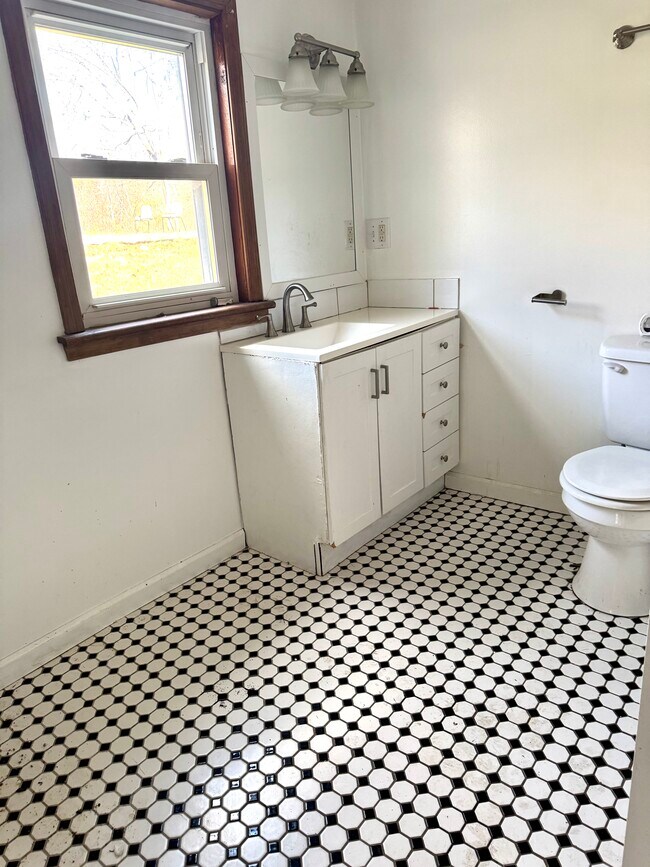 640 Prospect Dr, North Wilkesboro, NC 28659 - photo 7