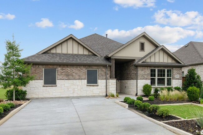 133 Hudson Ln unit 36474621, Justin, TX 76247 - photo 4