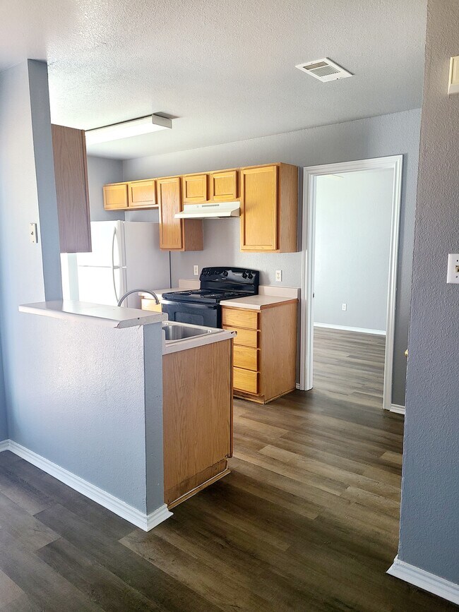 1707 Spring Rose Cir unit D, Killeen, TX 76543 - photo 2