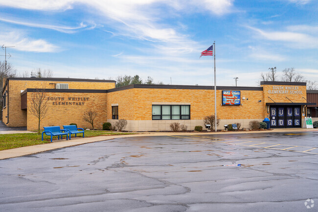 South Whitley Elementary School receives an overall Niche grade of B-.