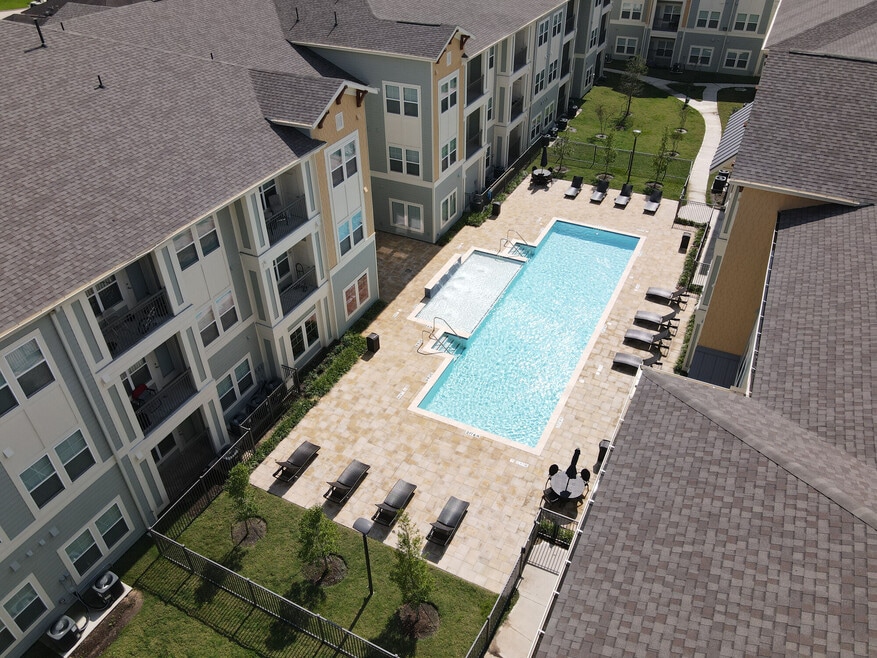 Bammel, Houston, TX 77066 - photo 1