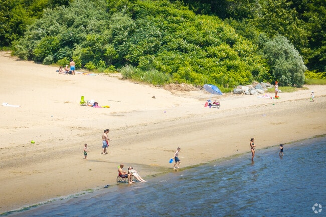 Spend a leisurely day with loved ones and soak up the sun at Pierce Beach in Pottersville, MA.