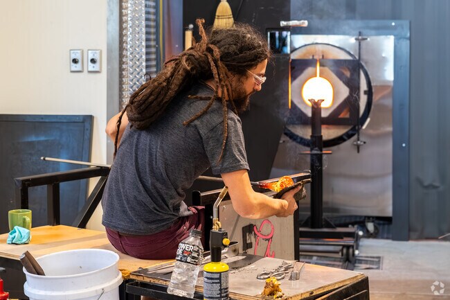 Learn a new hobby, join a class at Englewood Arts off Winner Rd.