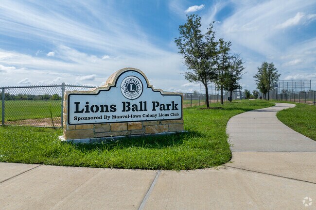 Lions Ball Park in Manvel features baseball fields, ponds, and basketball courts.