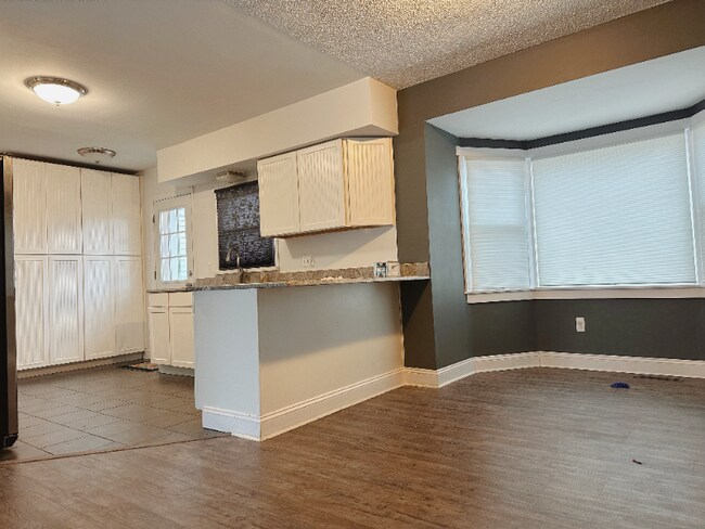 671 E Crest Ln, South Lyon, MI 48178 - photo 6