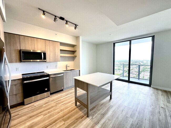 525 SW 4th Ave unit S1, Miami, FL 33130 - photo 2