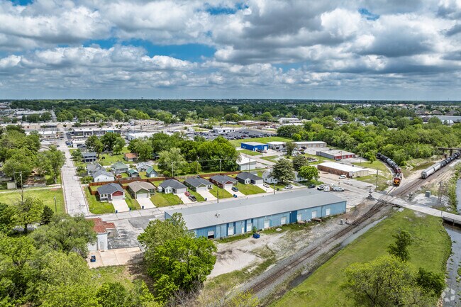 The Murphy and Leffen neighborhood is bordered by an active railroad along it's southern boundary.