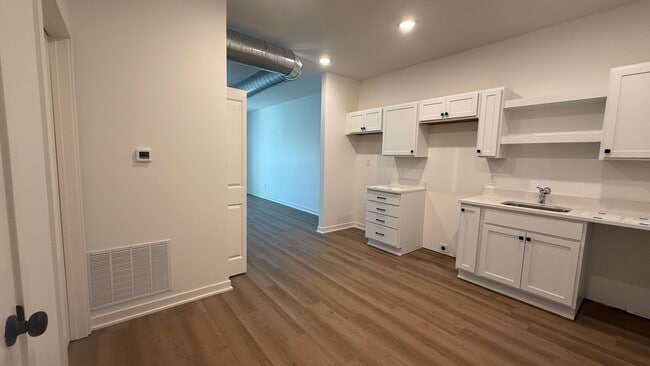 The Delaware - Luxury Apartment's in Mason City!, Mason City, IA 50401 - photo 2