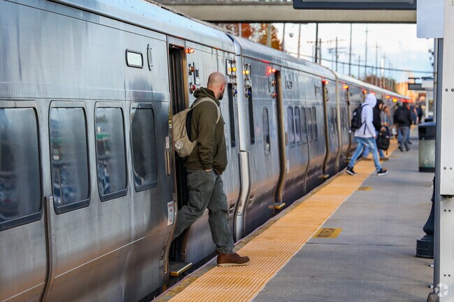 The Central Islip train station is a short commute to Manhattan, close to Islandia.