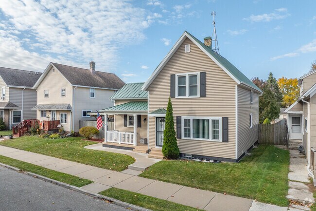 National-style homes in Central Sheboygan blend tradition with neighborhood character.
