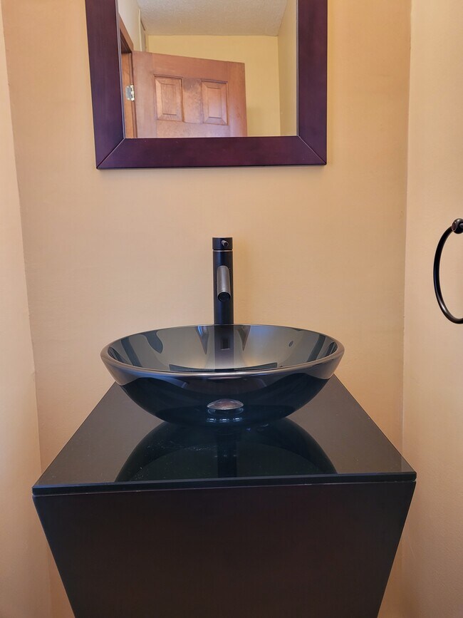 33 River Front Dr unit 9, Manchester, NH 03102 - photo 7