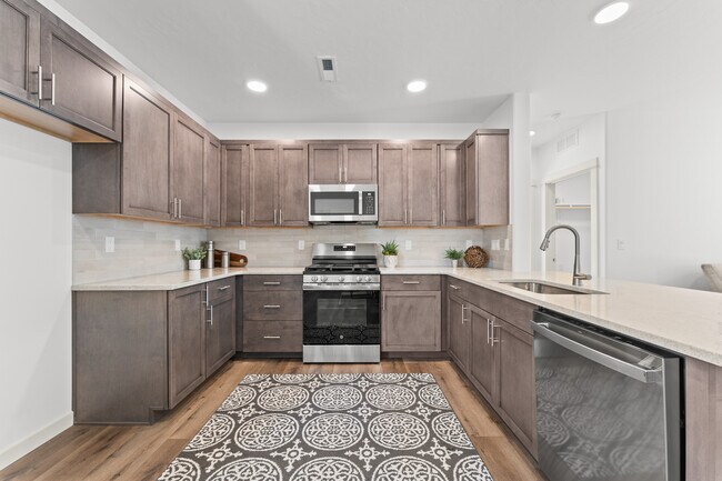 3310 NW 8th St unit 38608688, Redmond, OR 97756 - photo 3