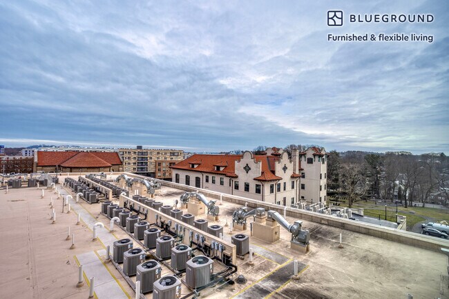 181 Washington St unit FL6-ID1040, Brighton, MA 02135 - photo 5