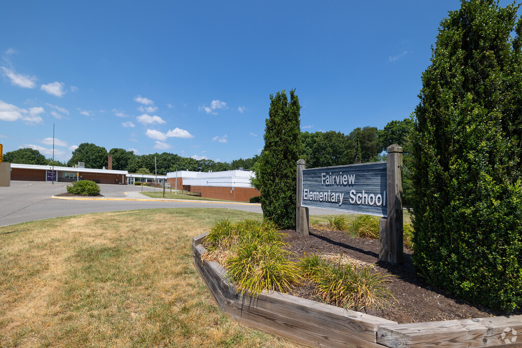 Fairview Elementary has a total enrollment of 512 students.