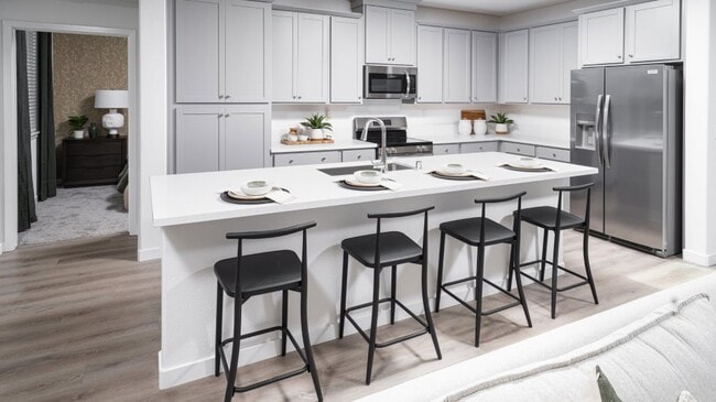 213 Bay Dr, Sacramento, CA 95815 - photo 2