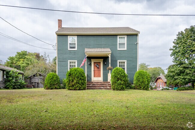 Find your dream colonial home in the beautiful Common Fence Point area.