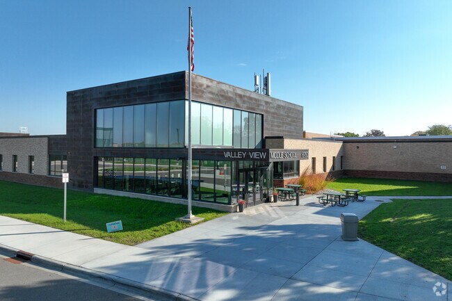 Valley View Middle School in Edina earned an A+ overall grade from Niche.