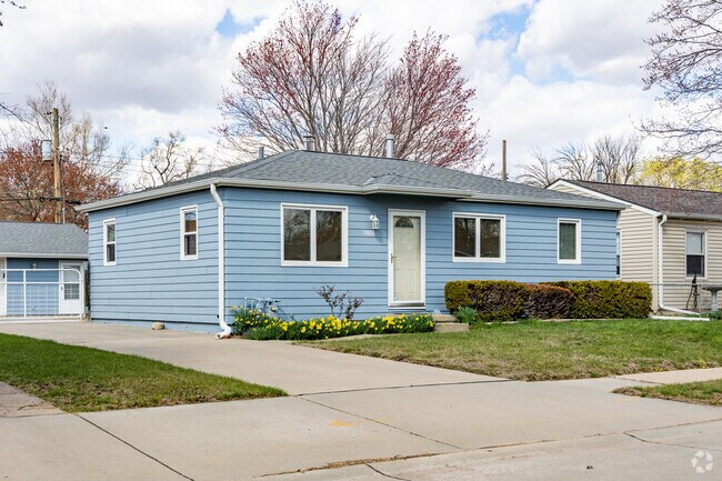 Each Stan Bahnsen Park home is slightly different and adds to the overall neighborhood charm.