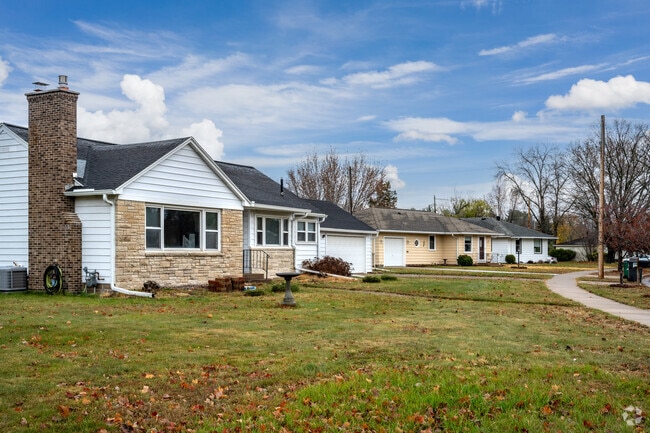 Rows of Ranch style homes make up much of the west side of Putnam Heights.