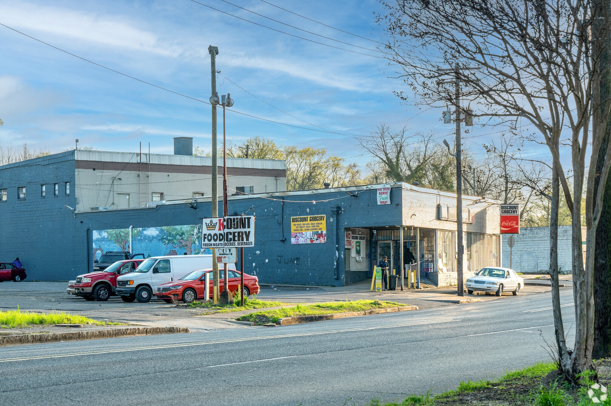 Discount Grocery serves the Kingston neighborhood in Birmingham.