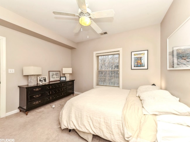 839 E 52nd St unit 3, Chicago, IL 60615 - photo 6