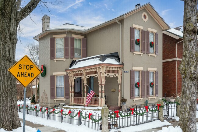 Residents of Historic Inner East
take pride in their homes that date back to the 19th century.