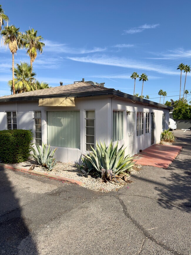 967 E Camino Parocela Unit 1, Palm Springs, CA 92264