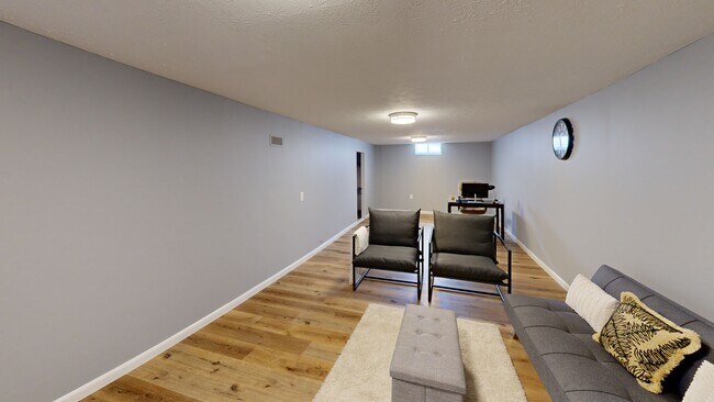 1603 Hallworth Ct unit 16038, Columbus, OH 43232 - photo 2