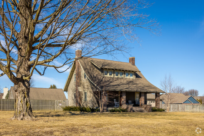 Homes toward the center of Lincoln tend to be older, constructed in the early 1900s.