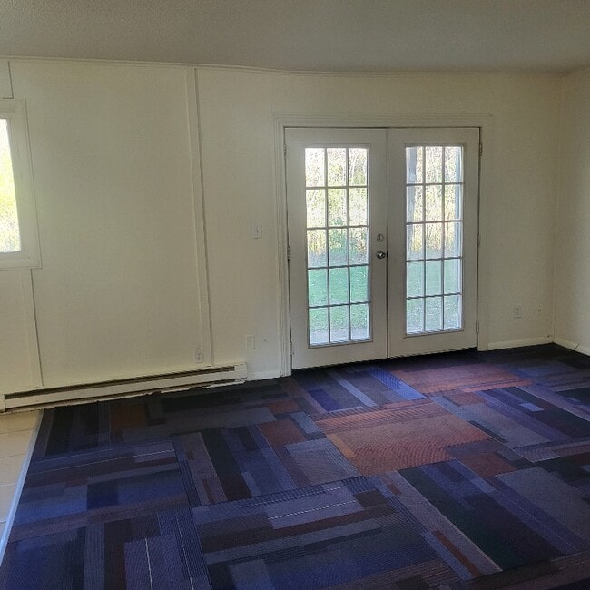 1019 Colonial Dr unit 1, Benton Harbor, MI 49022 - photo 3