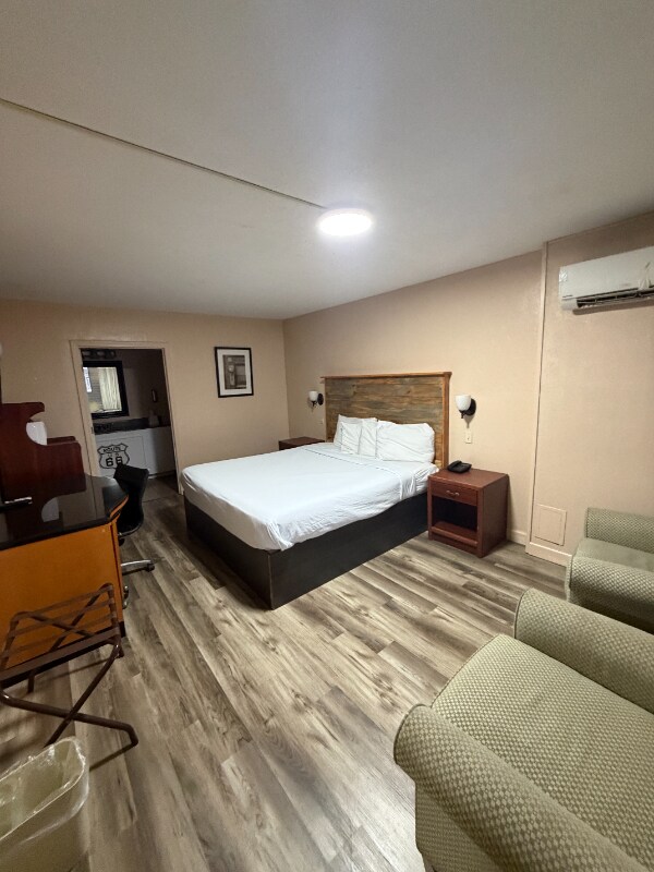 625 E St Joseph St, Southern View, IL 62703 - photo 6