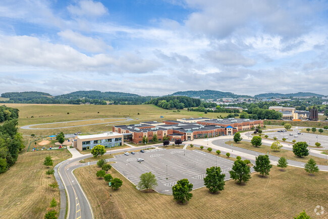 Skyline Middle School shares the same building with Smithland Elementary School.