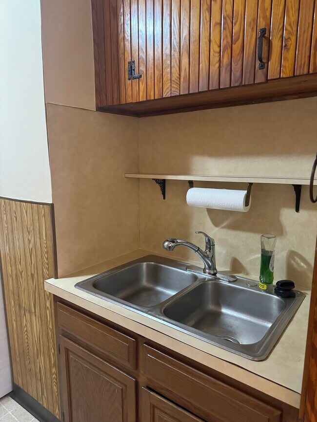 49 Houghton St unit 1, Worcester, MA 01604 - photo 3