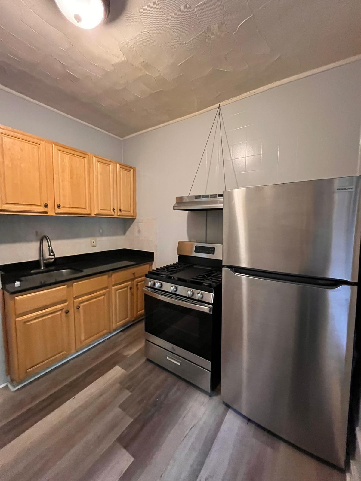 110 Baldwin Ave unit 2L, Jersey City, NJ 07306 - photo 1