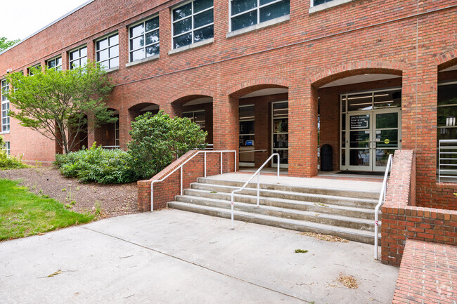The Middle College at the University of North Carolina-Greensboro serves students 9-12th grade.