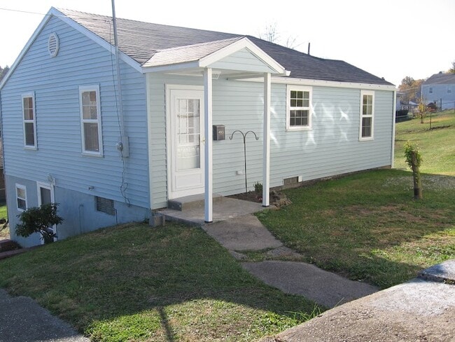 946 Buena Vista Blvd unit 946 Buena Vista Blvd, Steubenville, OH 43952 - photo 5