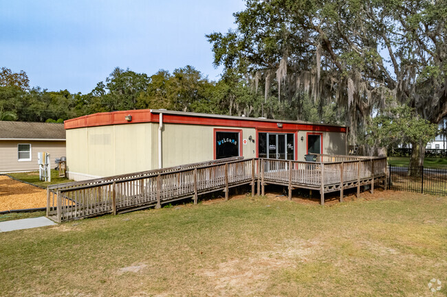 Astatula Christian School serves 46 students in grades Kindergarten-12.