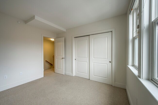 150 2nd St unit 13D, Cambridge, MA 02141 - photo 7