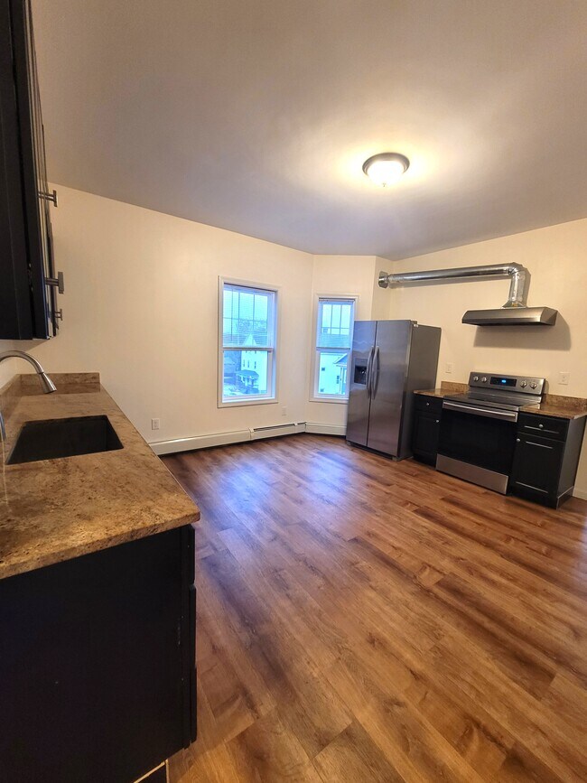 119 Rodney St Unit 2, Worcester, MA 01605