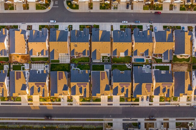 You'll love getting to know your new neighbors in Market Side.