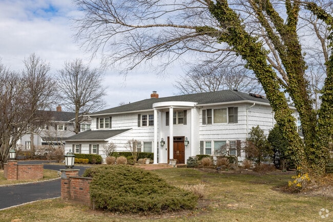 Most homes in Hewlett Bay Park are large colonial-style houses.