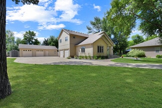 154 W Beaton Dr, West Fargo, ND 58078