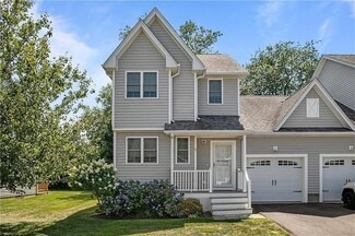 32 Seafare Ln, Portsmouth, RI 02871