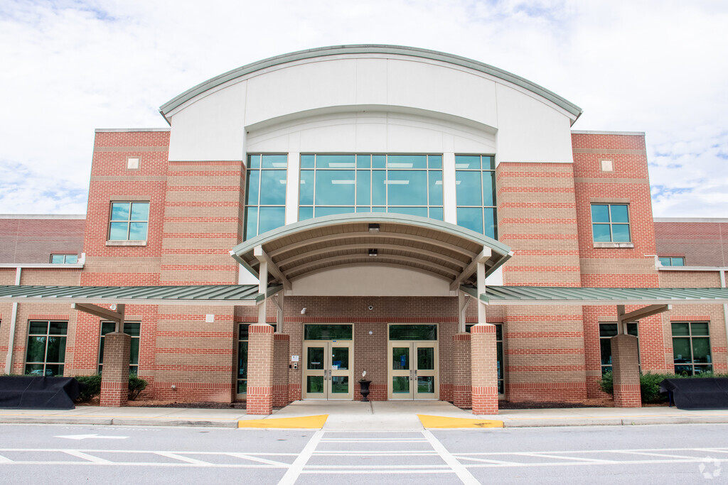 Main entrance to Baggett Elementary School in Outlying Gwinnett County, Lawrenceville GA