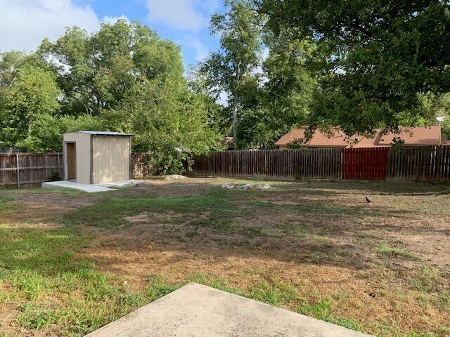 137 Lullwood Dr, New Braunfels, TX 78130 - photo 7