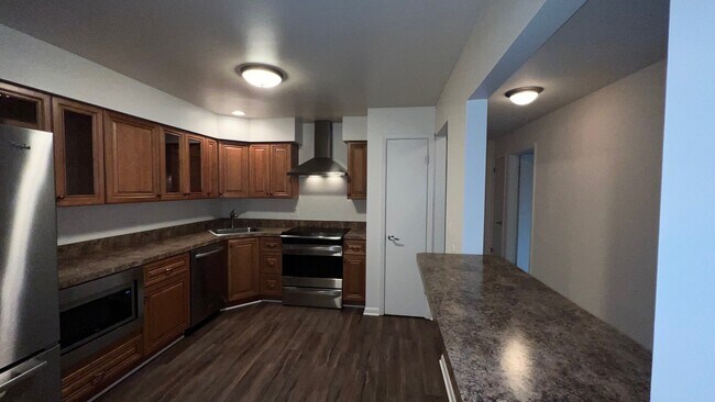 850 S Lorraine Rd unit 3L, Wheaton, IL 60189 - photo 3